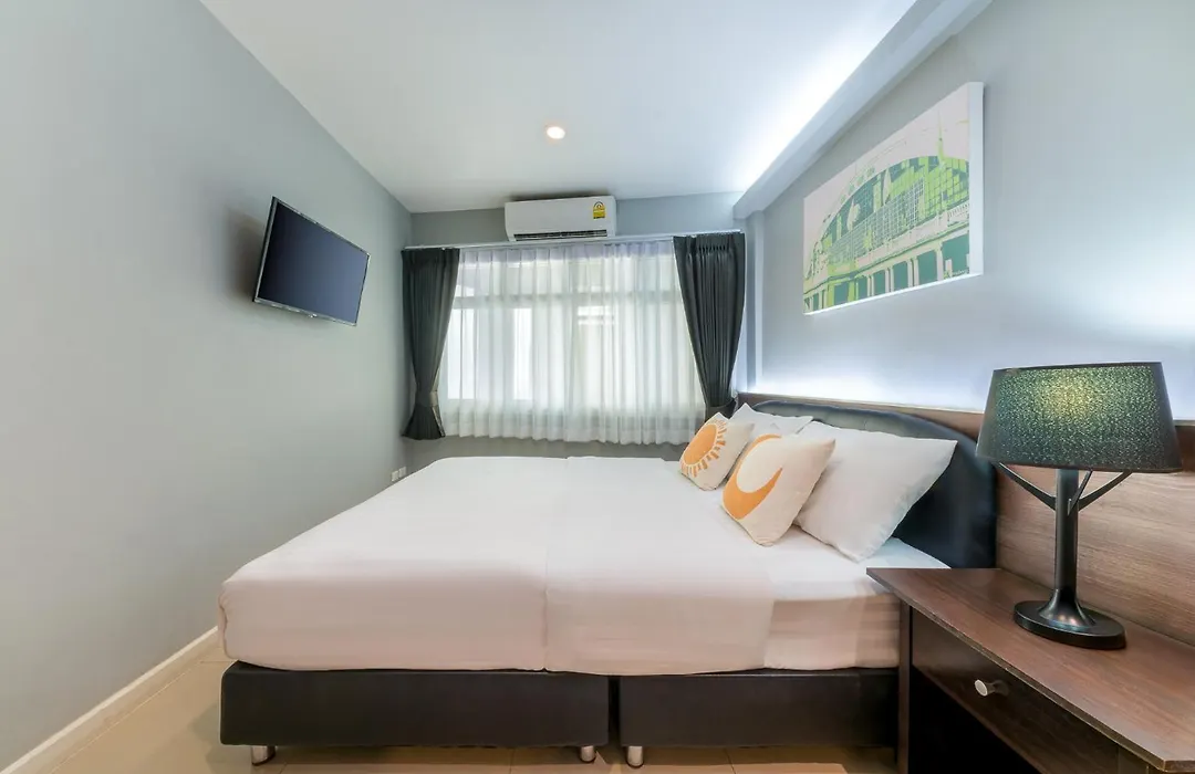 At Hua Lamphong Hotel-1
