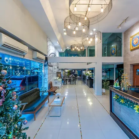 At Hua Lamphong Hotel-3